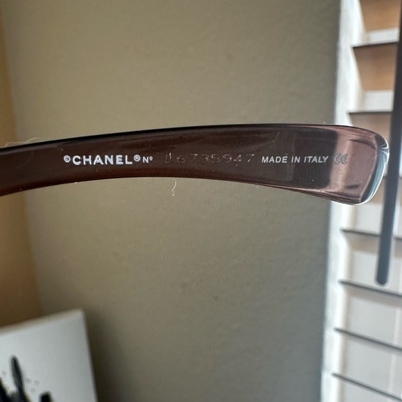 Chanel Black Sunglasses Frameless New with Tags - Picture 4 of 7